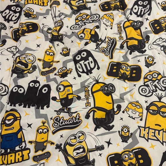 Despicable Me Return of Gru Twin Reversible Comforter in EUC - Picture 5 of 7